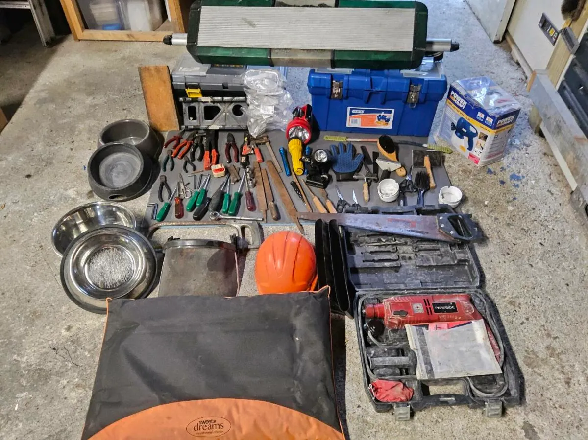 Car boot sale - Image 4