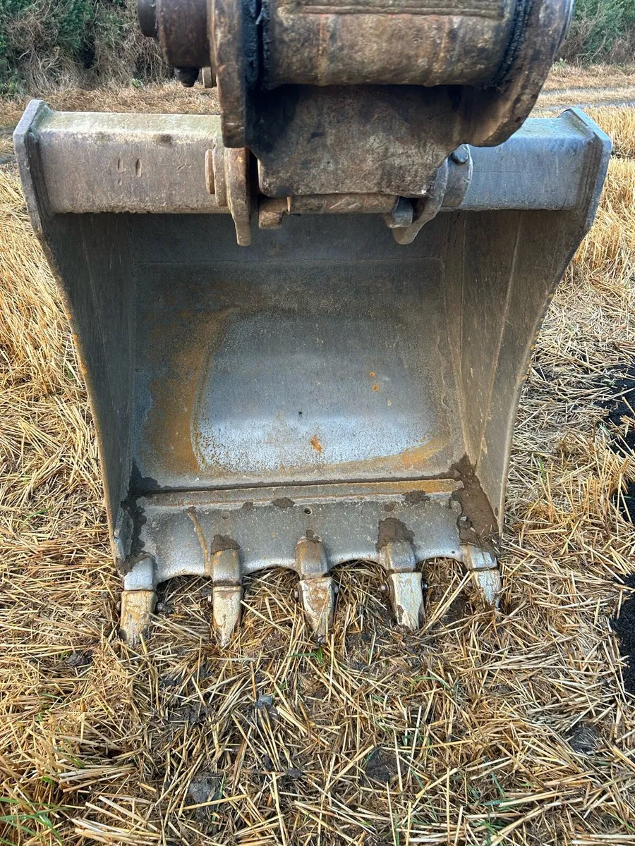 Digging bucket - Image 1