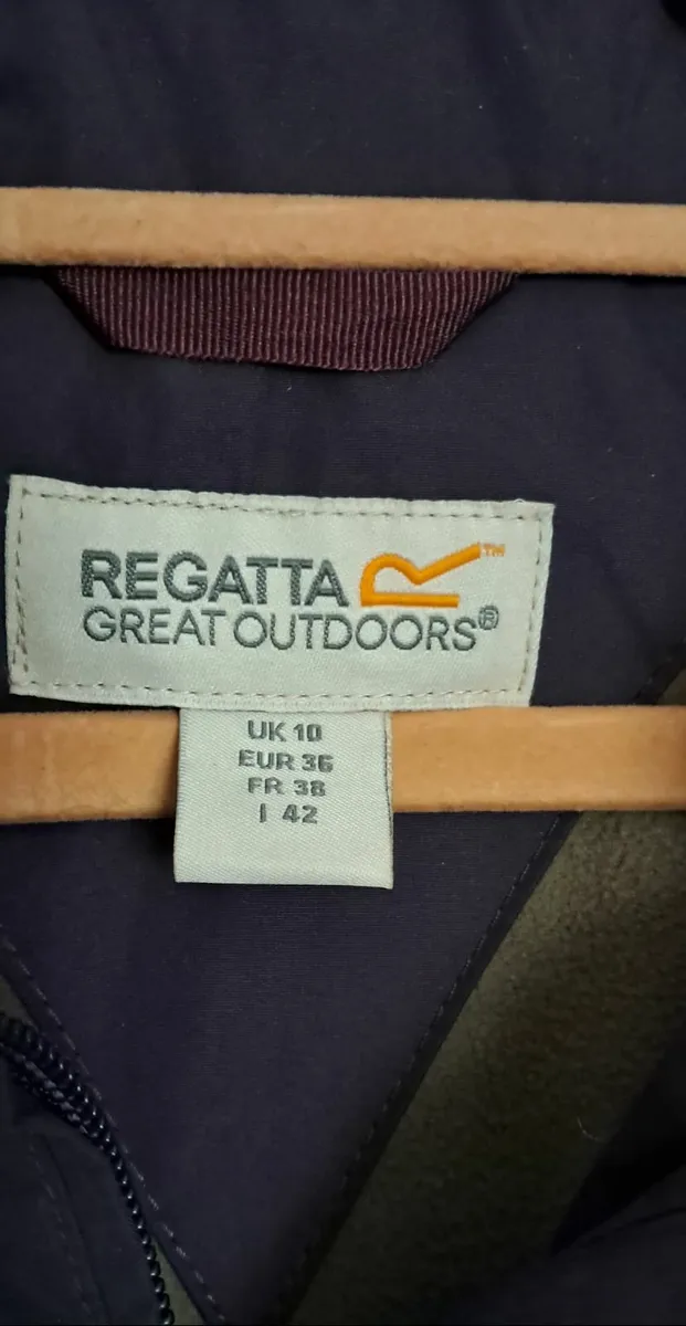 Ladies size 10 Regatta Waterproof Jacket - Image 2