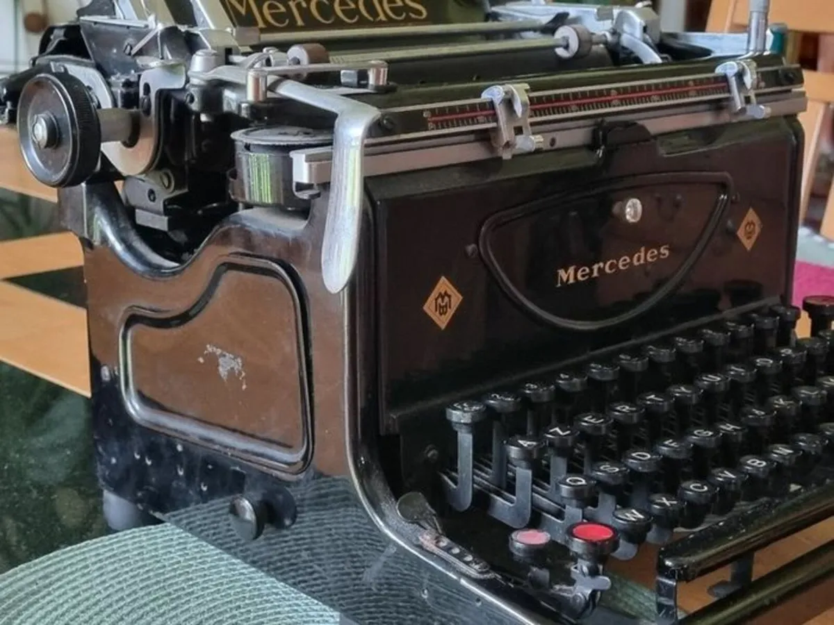 Vintage Typewriter Mercedes Model 8 Silent 38 - Image 2