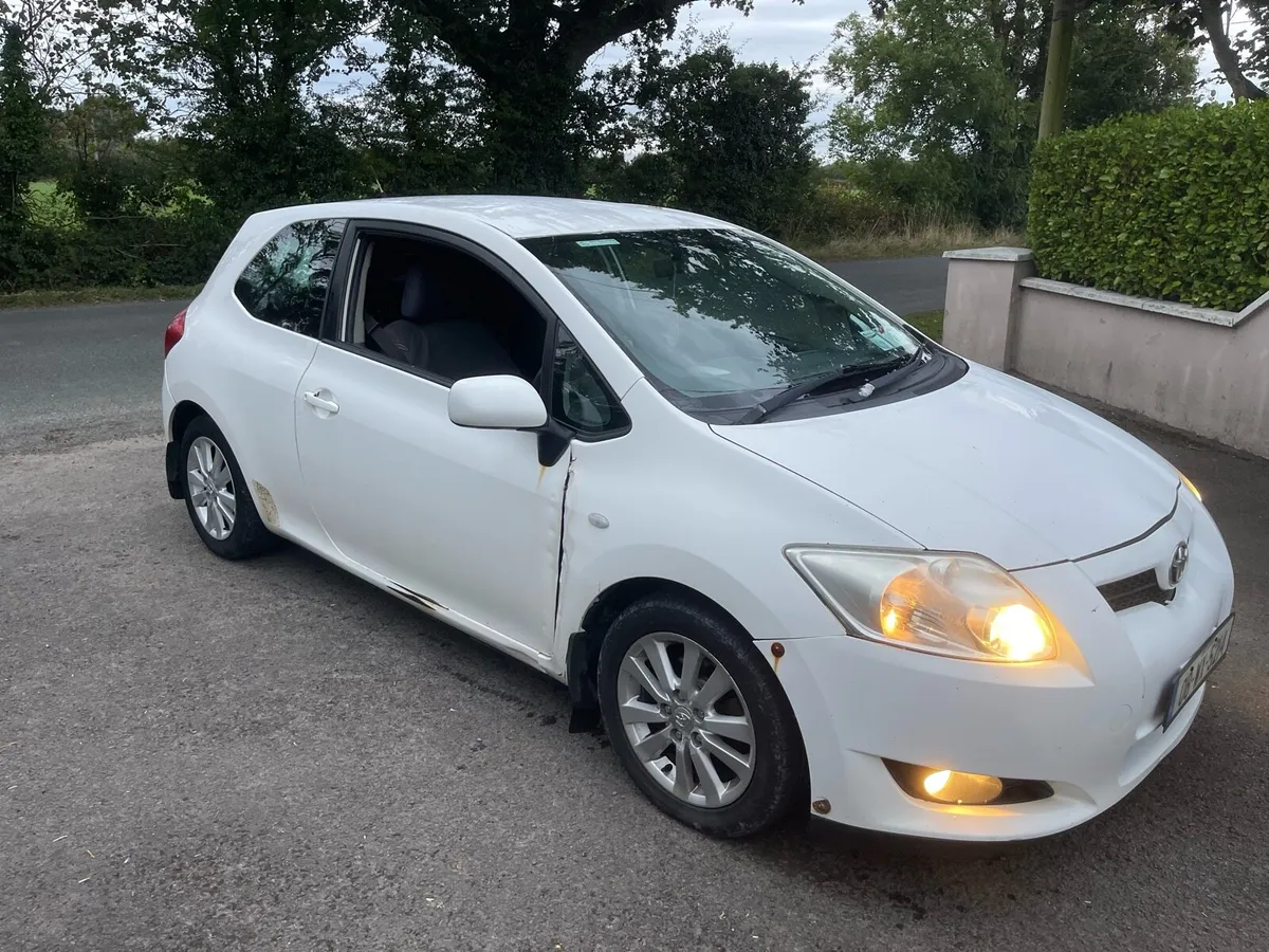 08 Toyota auris 1.4 Diesel van tax and test - Image 1