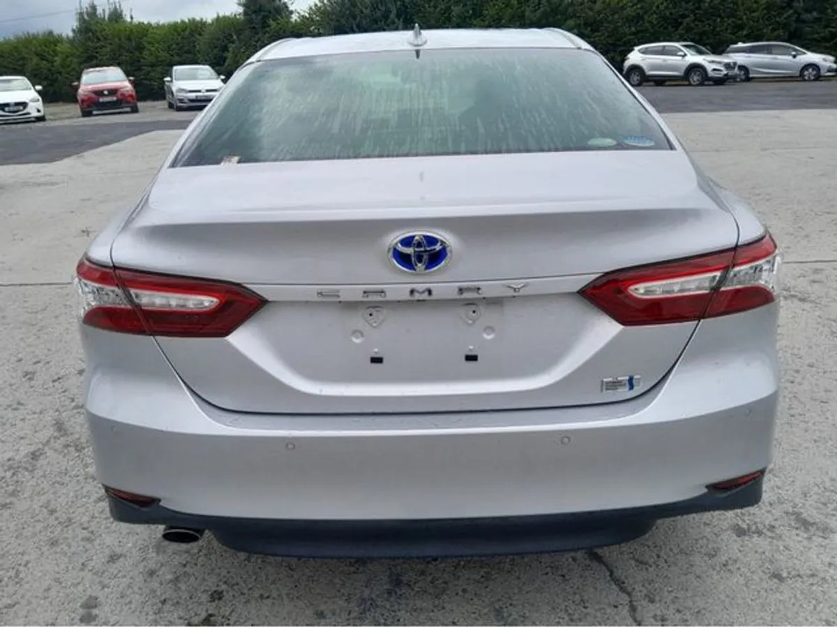 Toyota Camry 2.5 Hybird Automatic 4 Door - Image 3