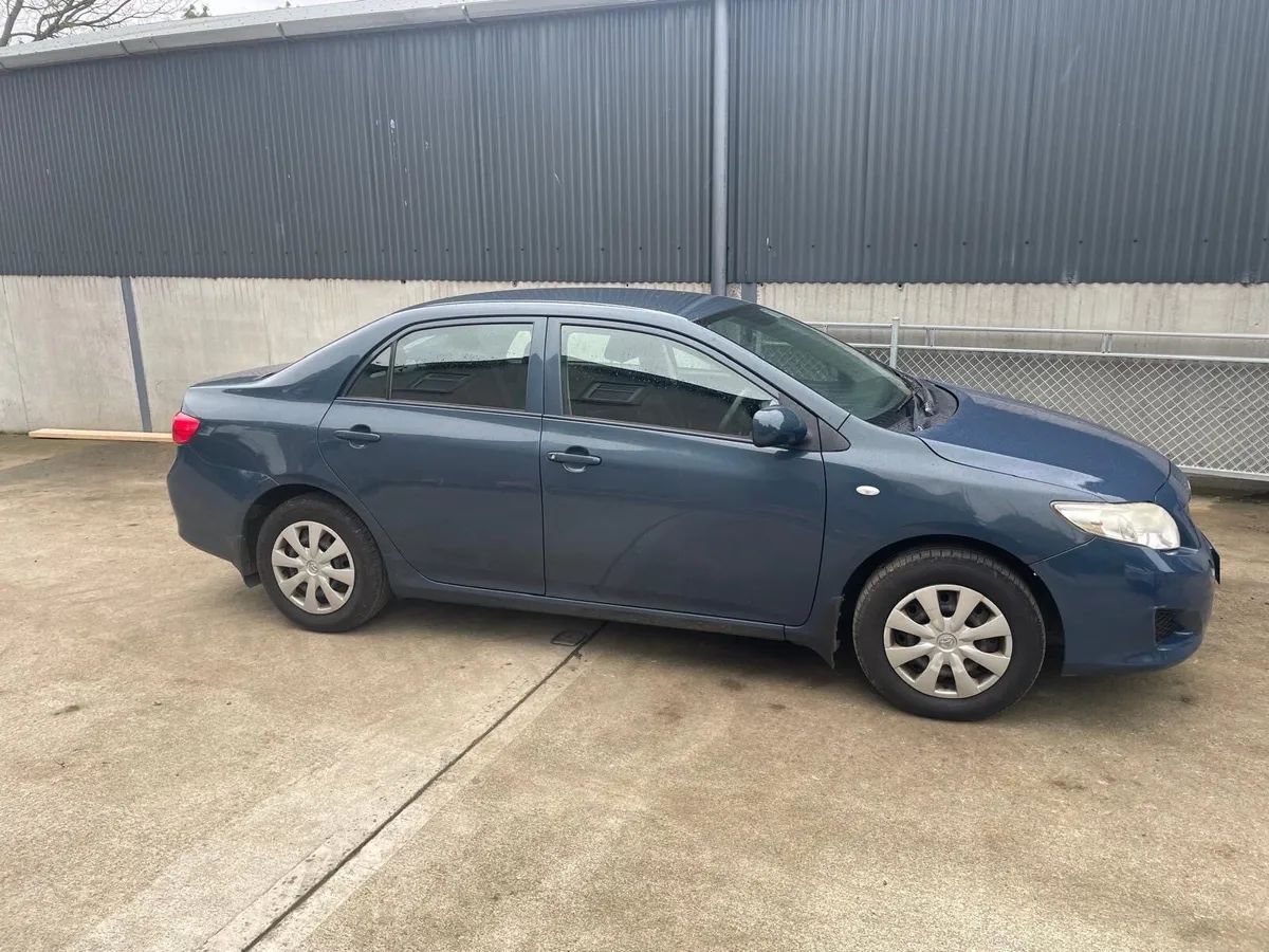 Toyota Corolla - Image 2