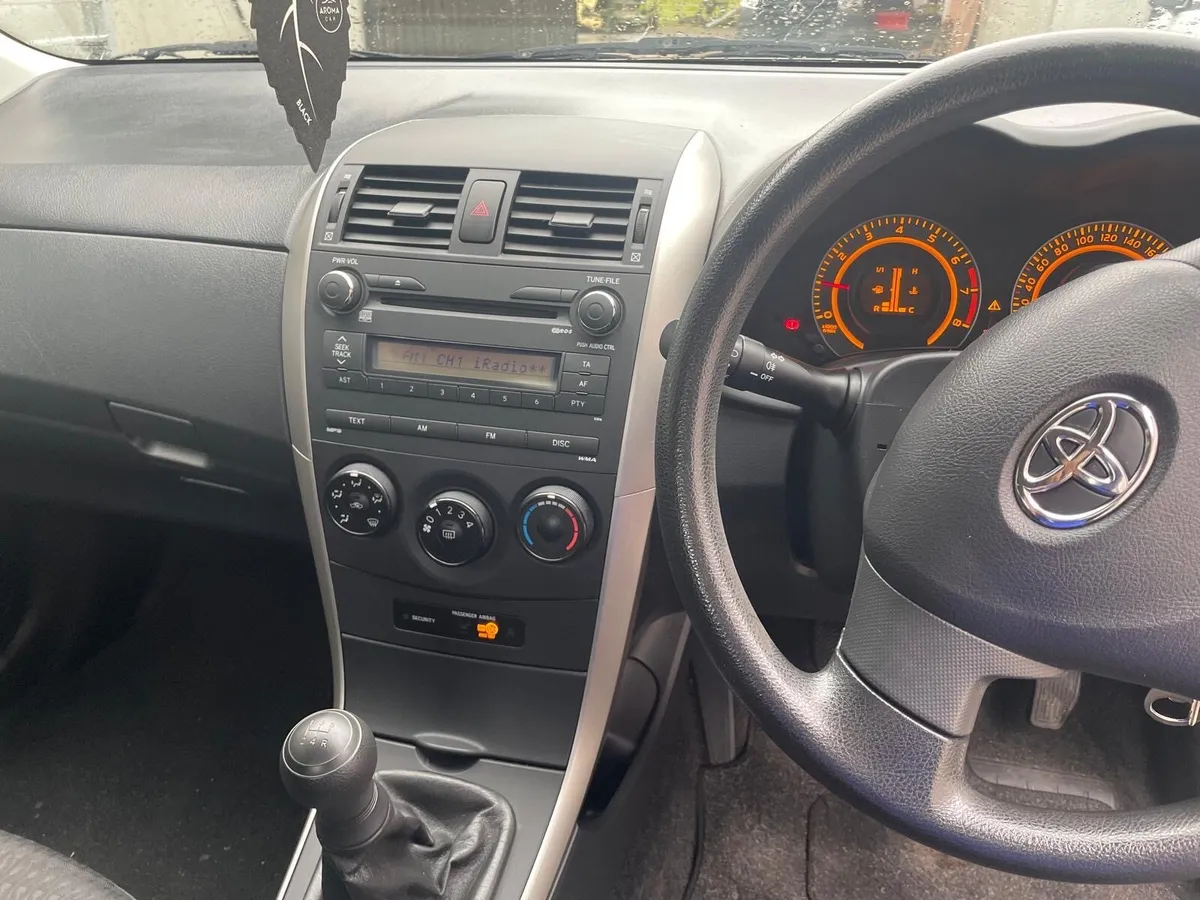 Toyota Corolla - Image 3