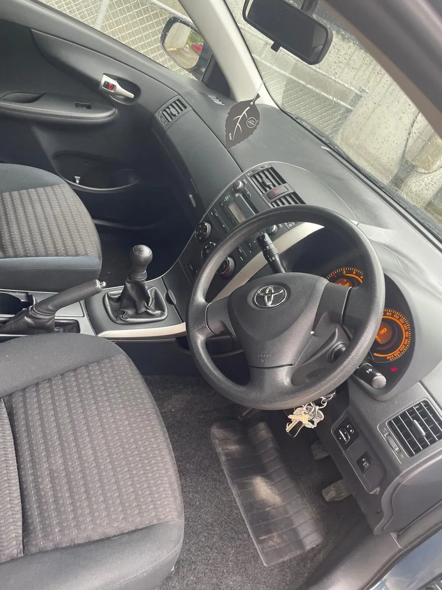 Toyota Corolla - Image 4
