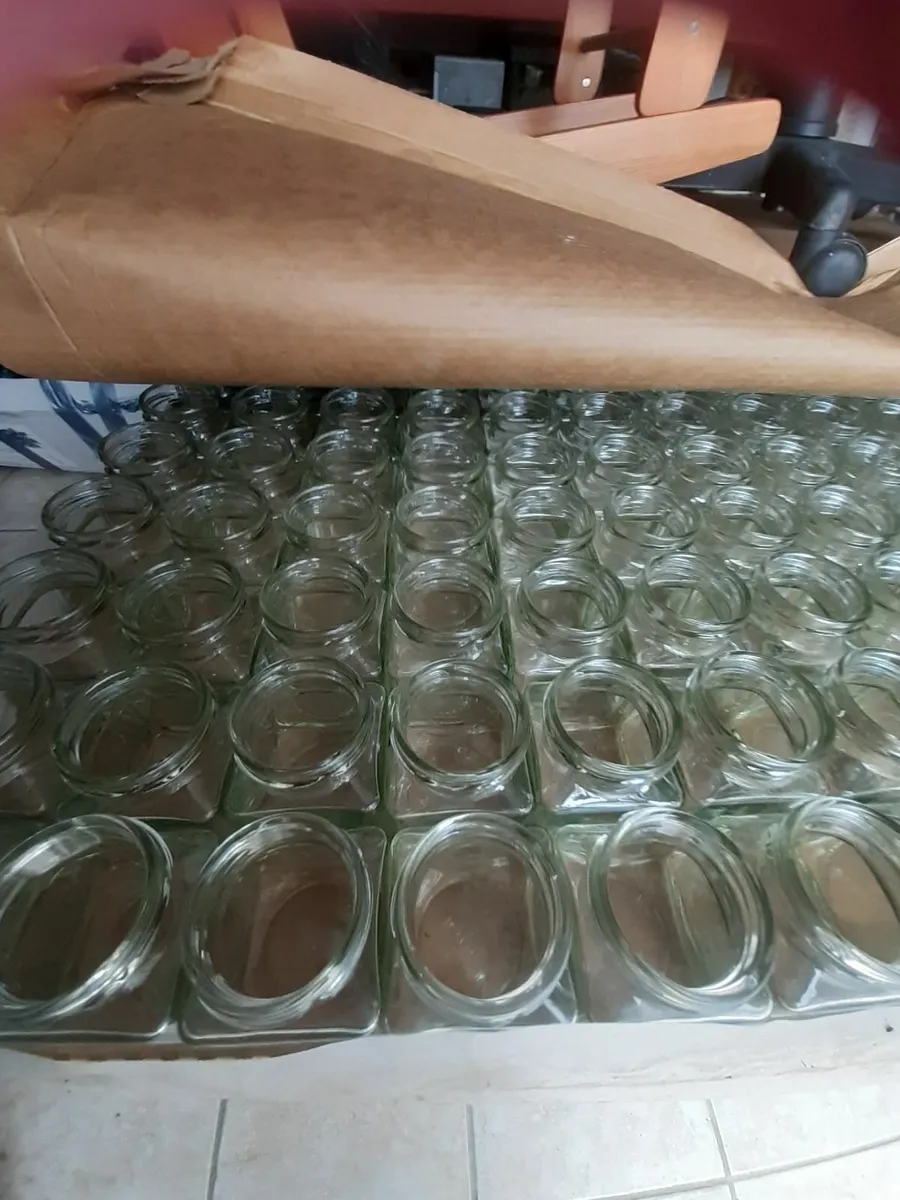 Glass jars - Image 1