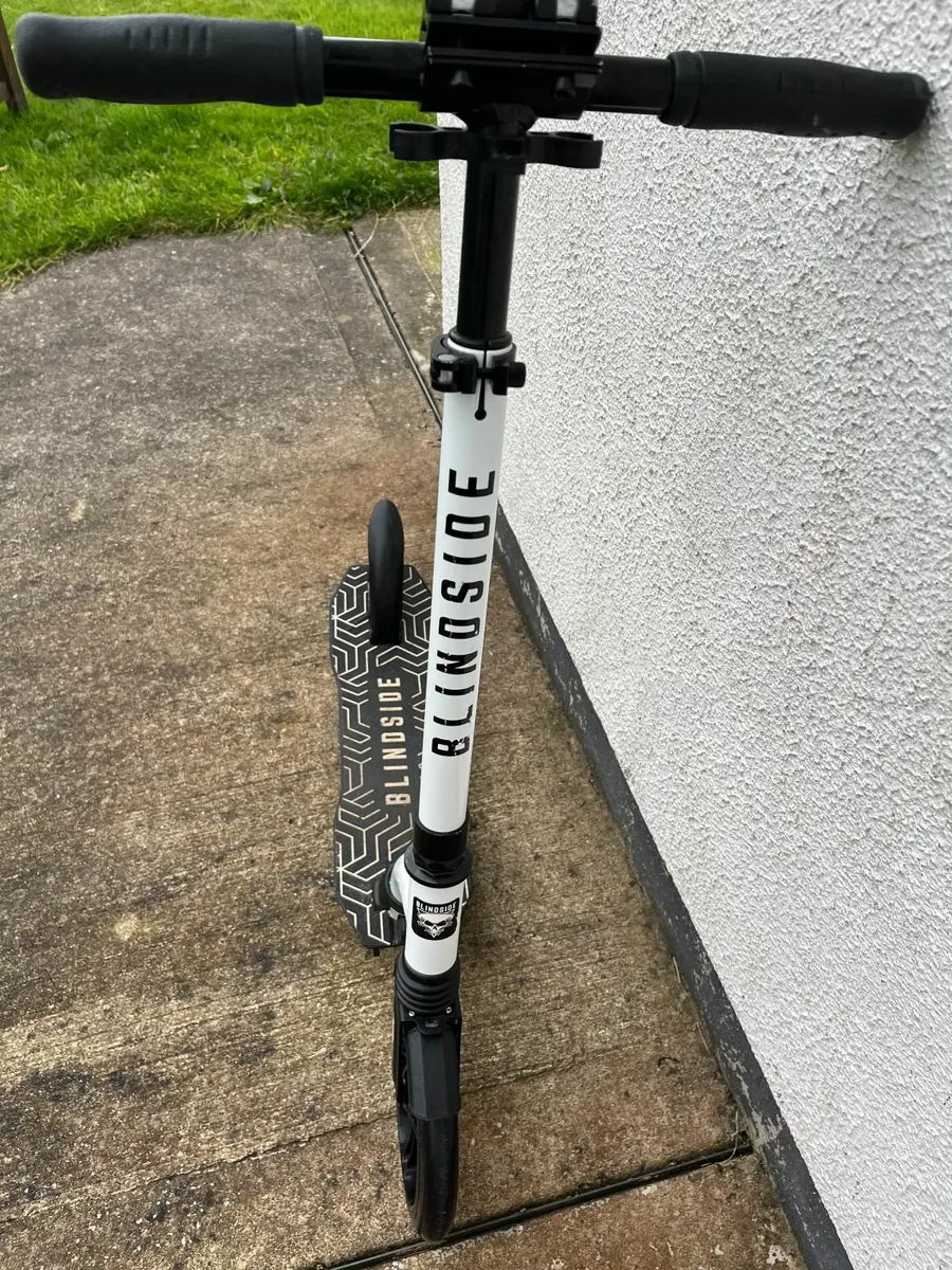 Scooter - Image 3