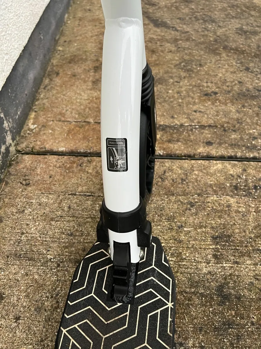 Scooter - Image 4