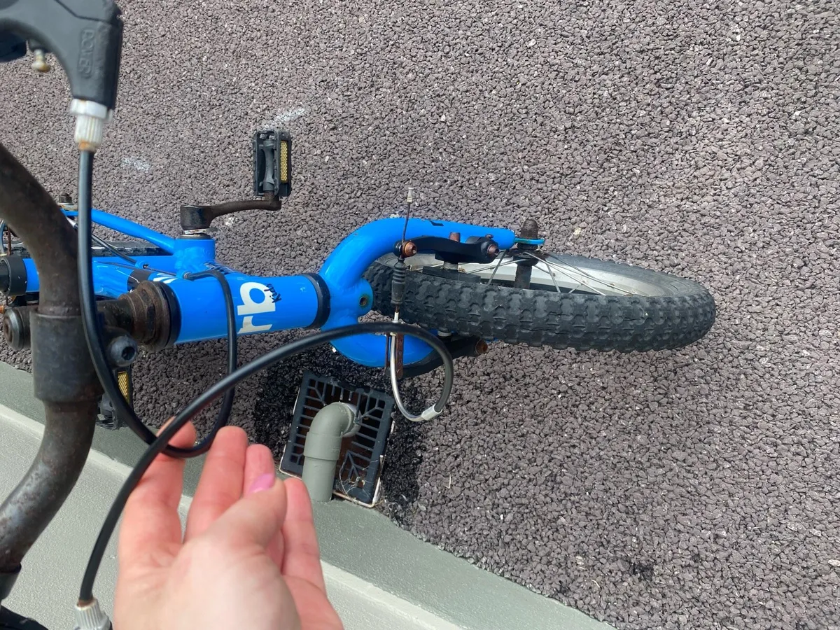 Kids bike - Image 4