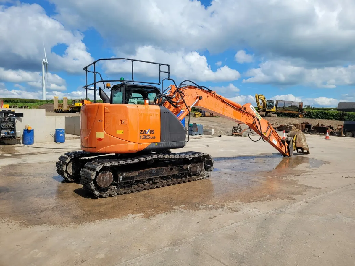 Self drive digger