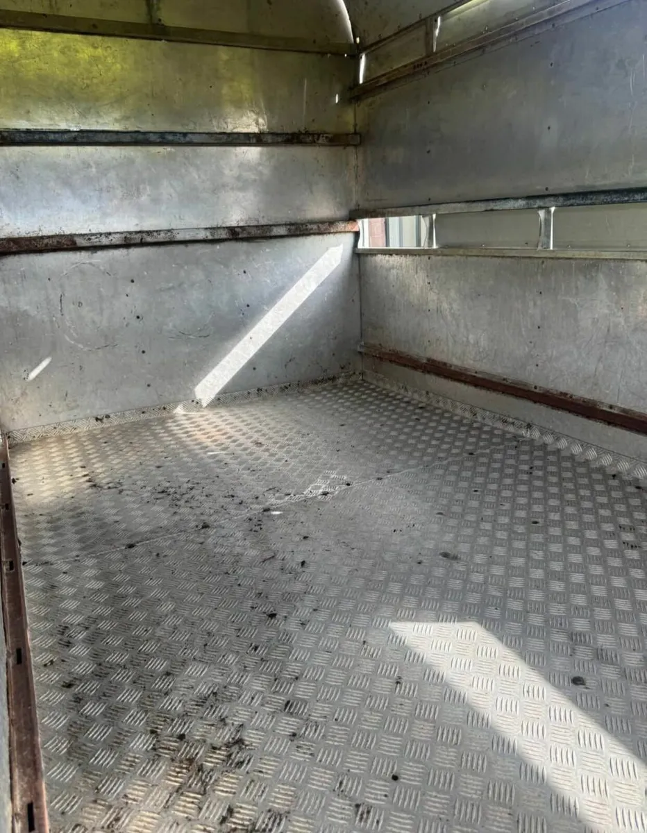 12 ft trailer Graham Edwards Cattle trailer - Image 2