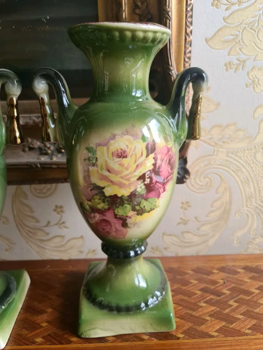 Antique vases - Image 2