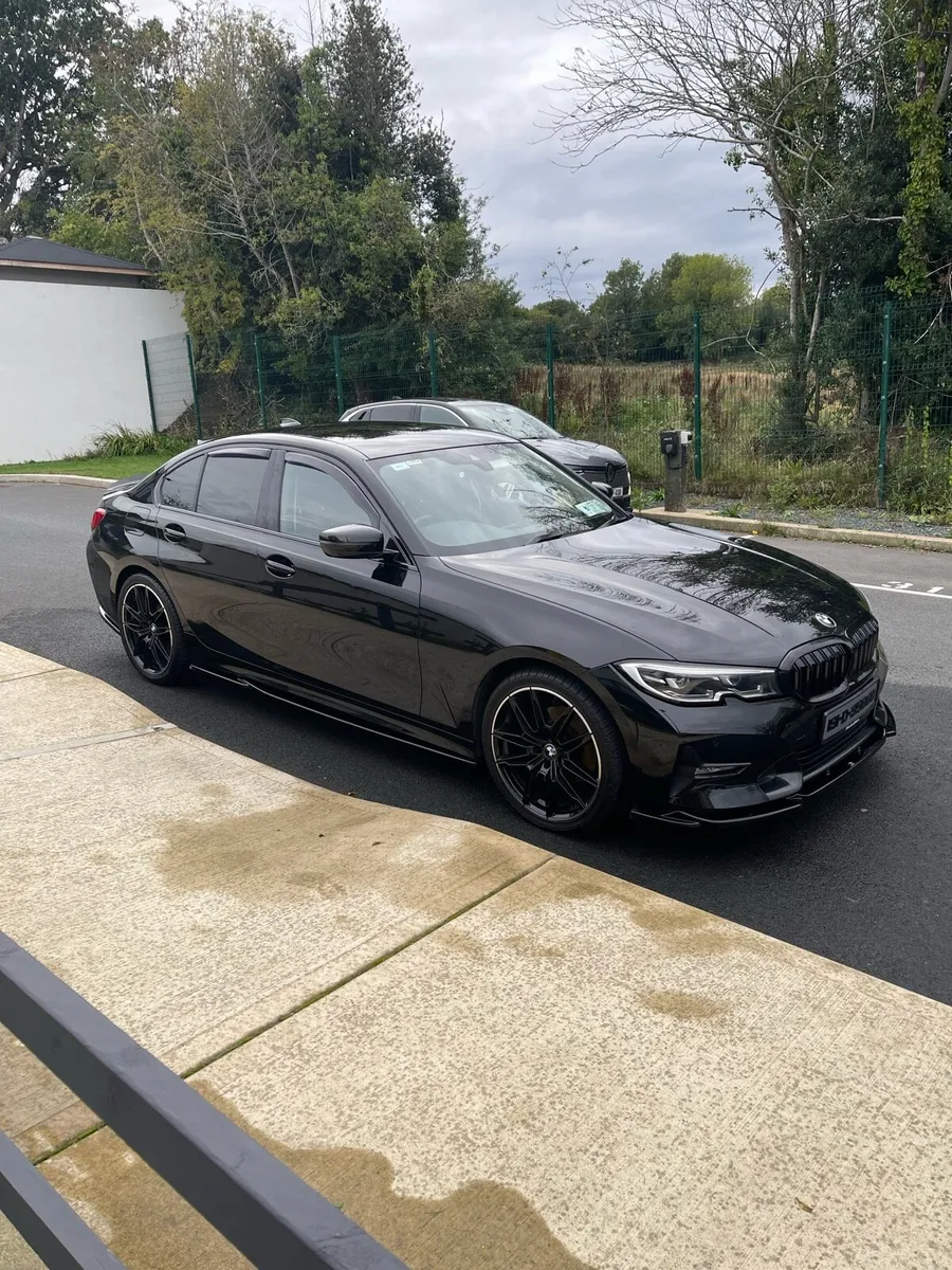 BMW 320i Sport - Image 1