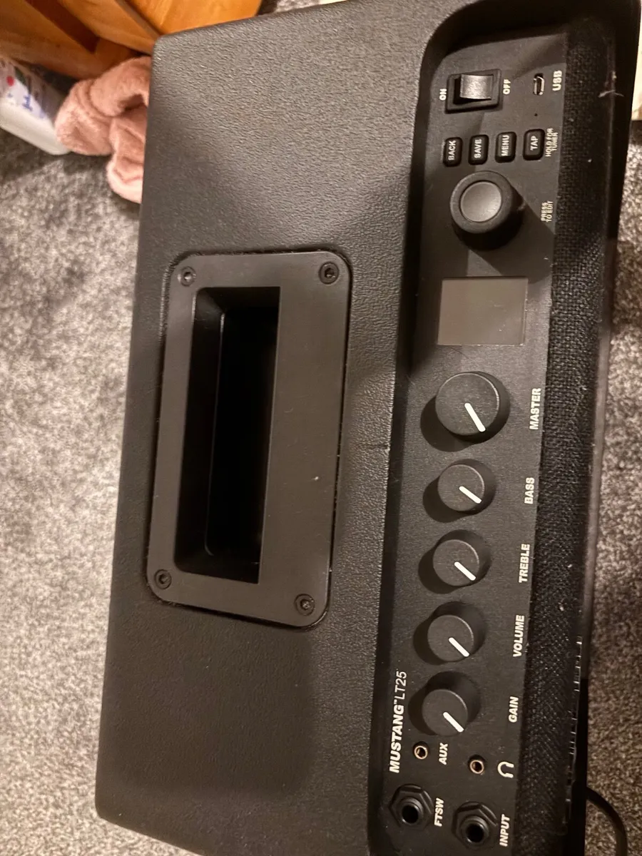 Fender LT25 amplifier - Image 2