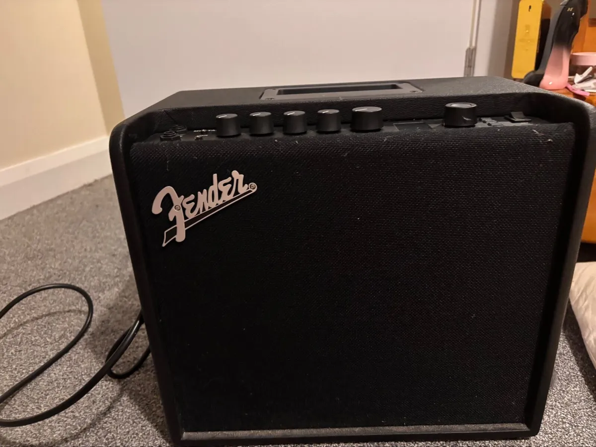 Fender LT25 amplifier - Image 4