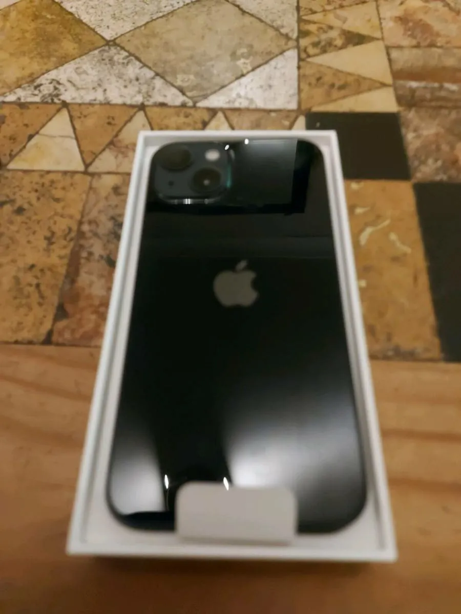 IPhone 13 - Image 3