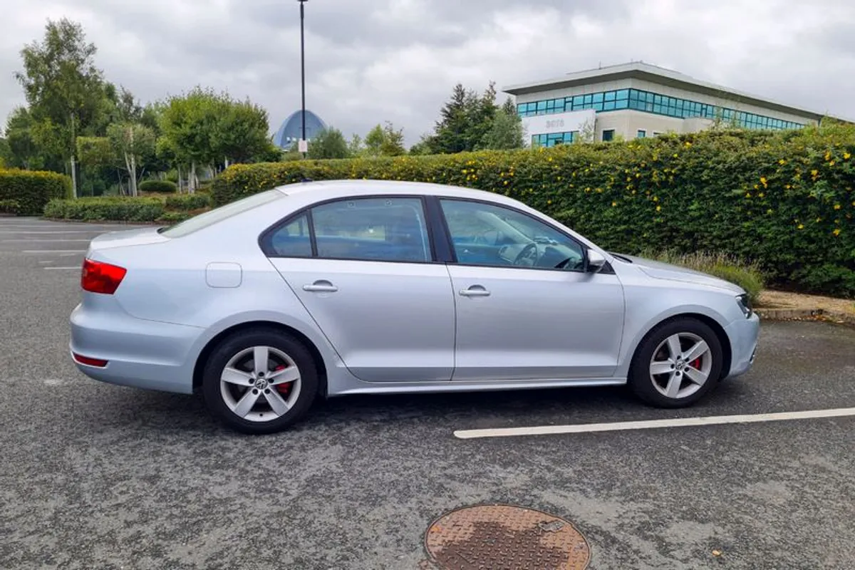 2012 Volkswagen Jetta - Image 1