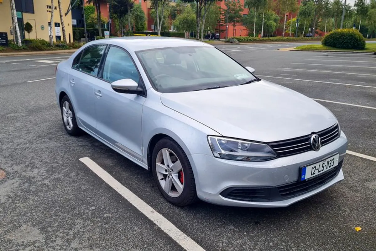 2012 Volkswagen Jetta - Image 3