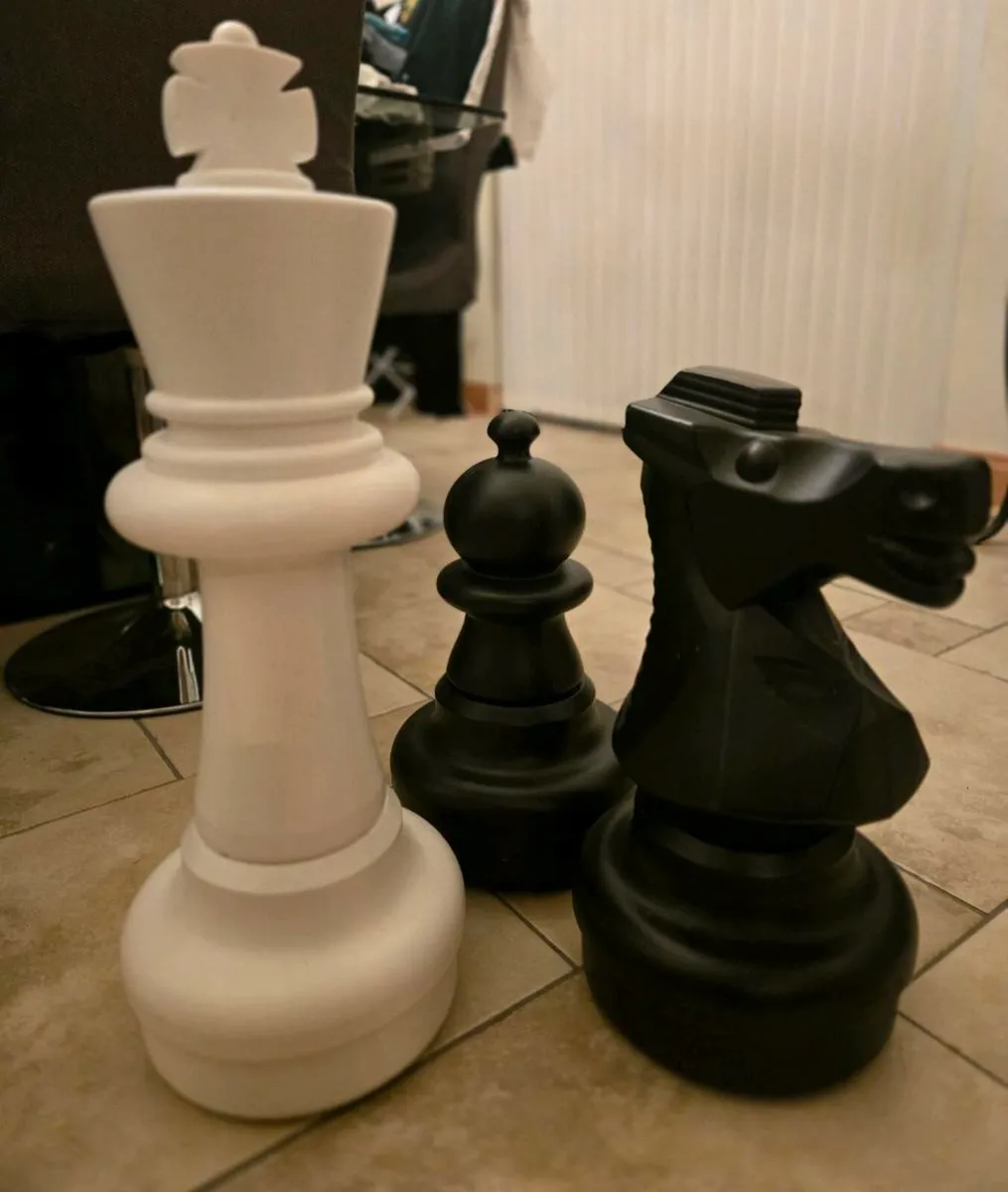 Giant outdoor Chess/Draughts set - Image 4