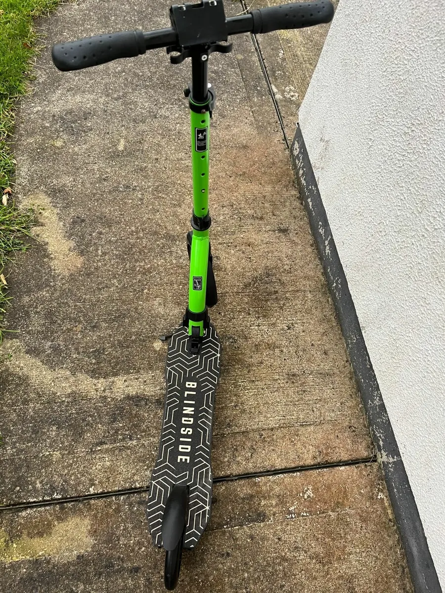 Scooter - Image 2