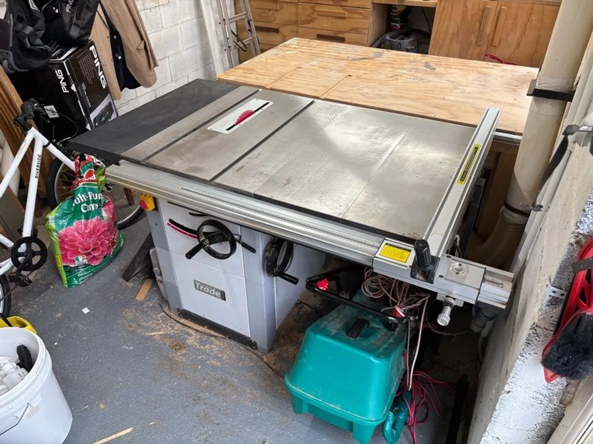 Aminster 10 inch cast iron table saw. - Image 1
