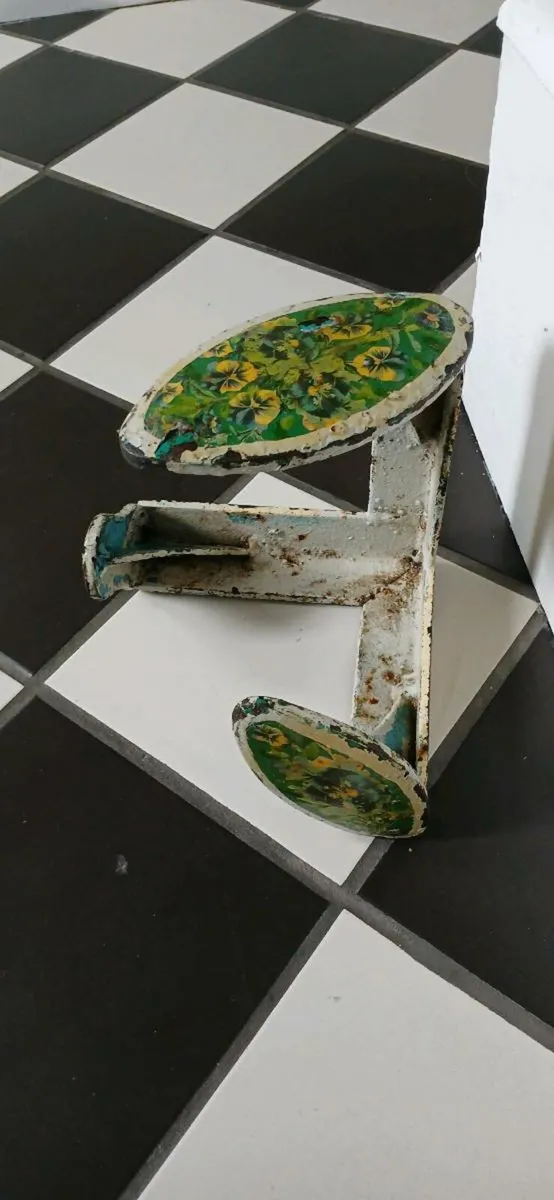 Vintage Painted Shoe Last - Image 1
