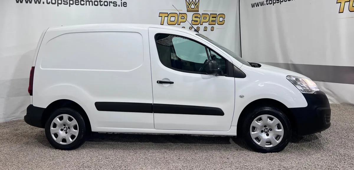 2017  Peugeot partner 1.6Hdi 3 Seater - Image 4