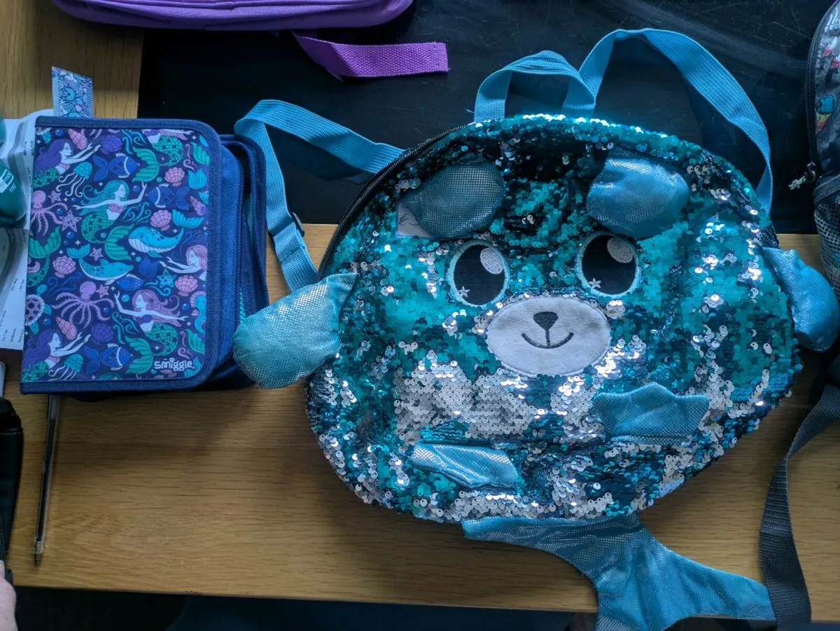 School bags - Image 2