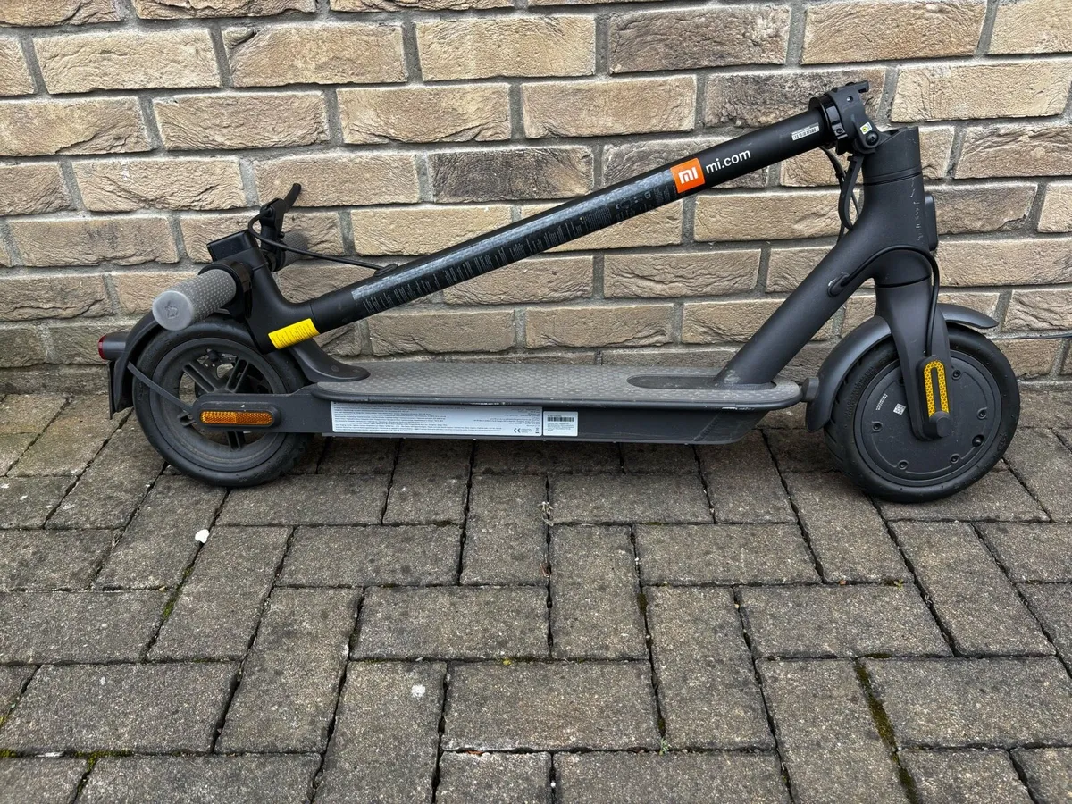 Xiaomi 1S electric scooter-excellent condition - Image 2