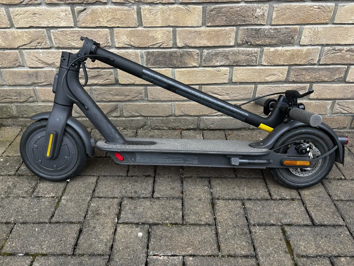 Xiaomi 1S electric scooter-excellent condition - Image 1