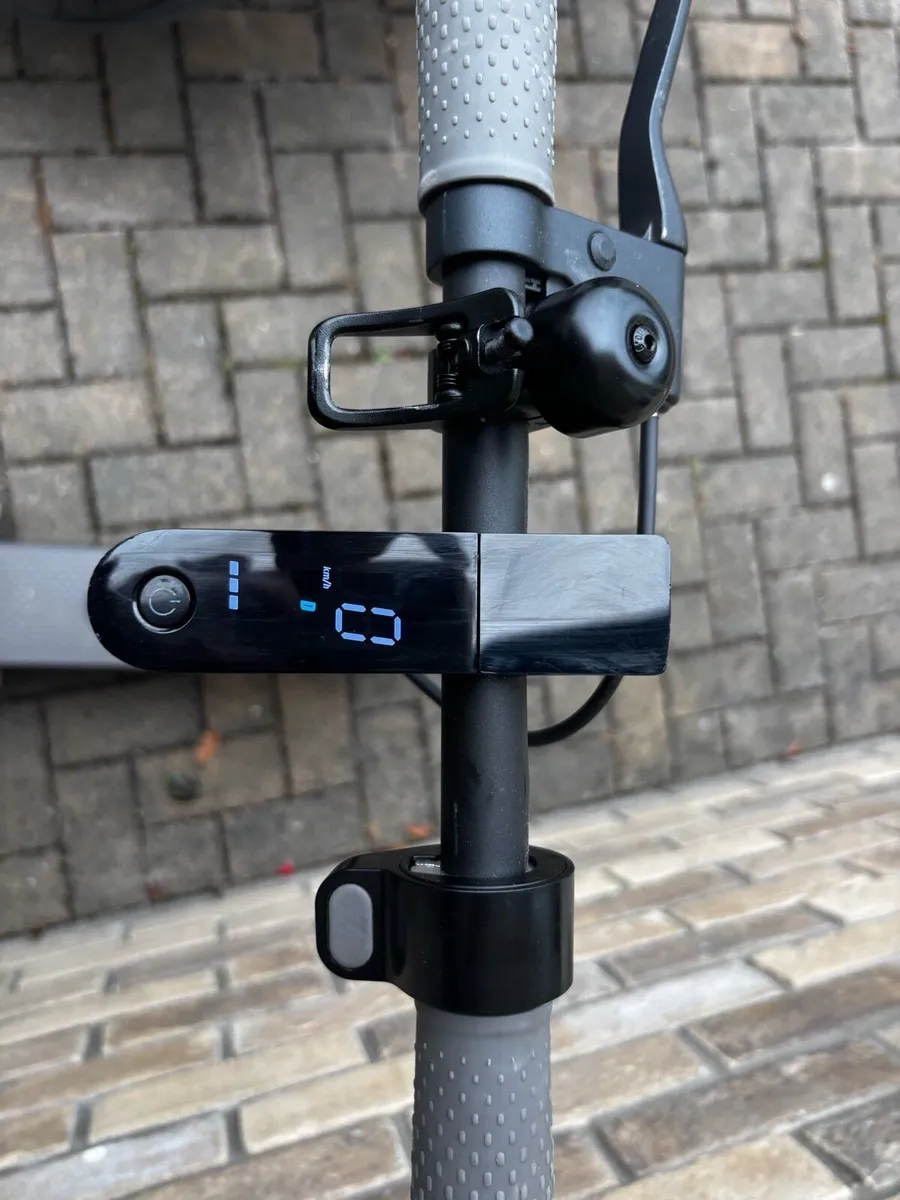Xiaomi 1S electric scooter-excellent condition - Image 4