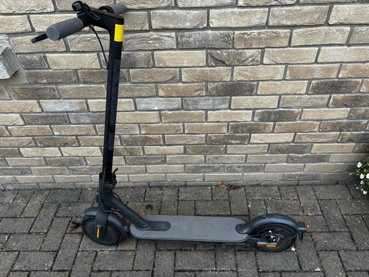 Xiaomi 1S electric scooter-excellent condition - Image 3