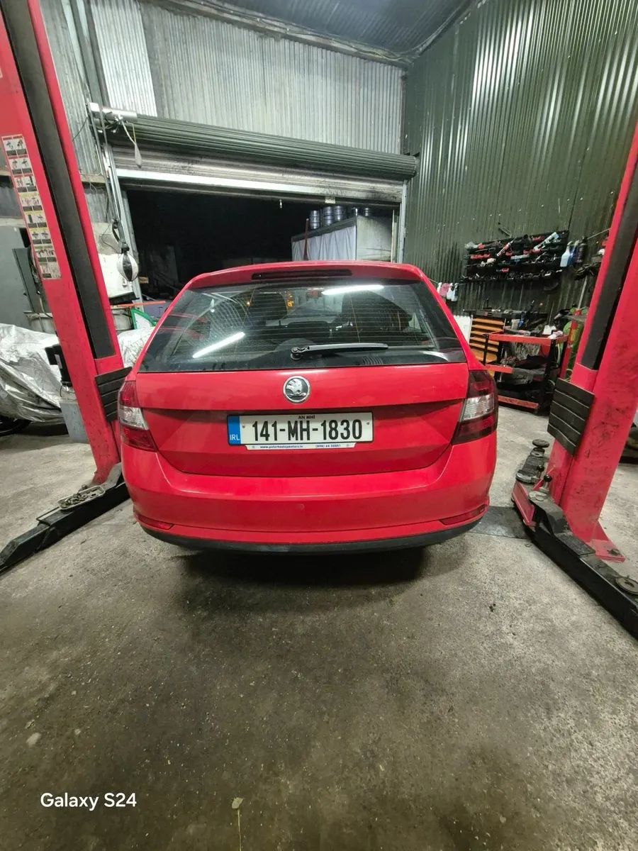 Skoda Rapid 2014 - Image 3