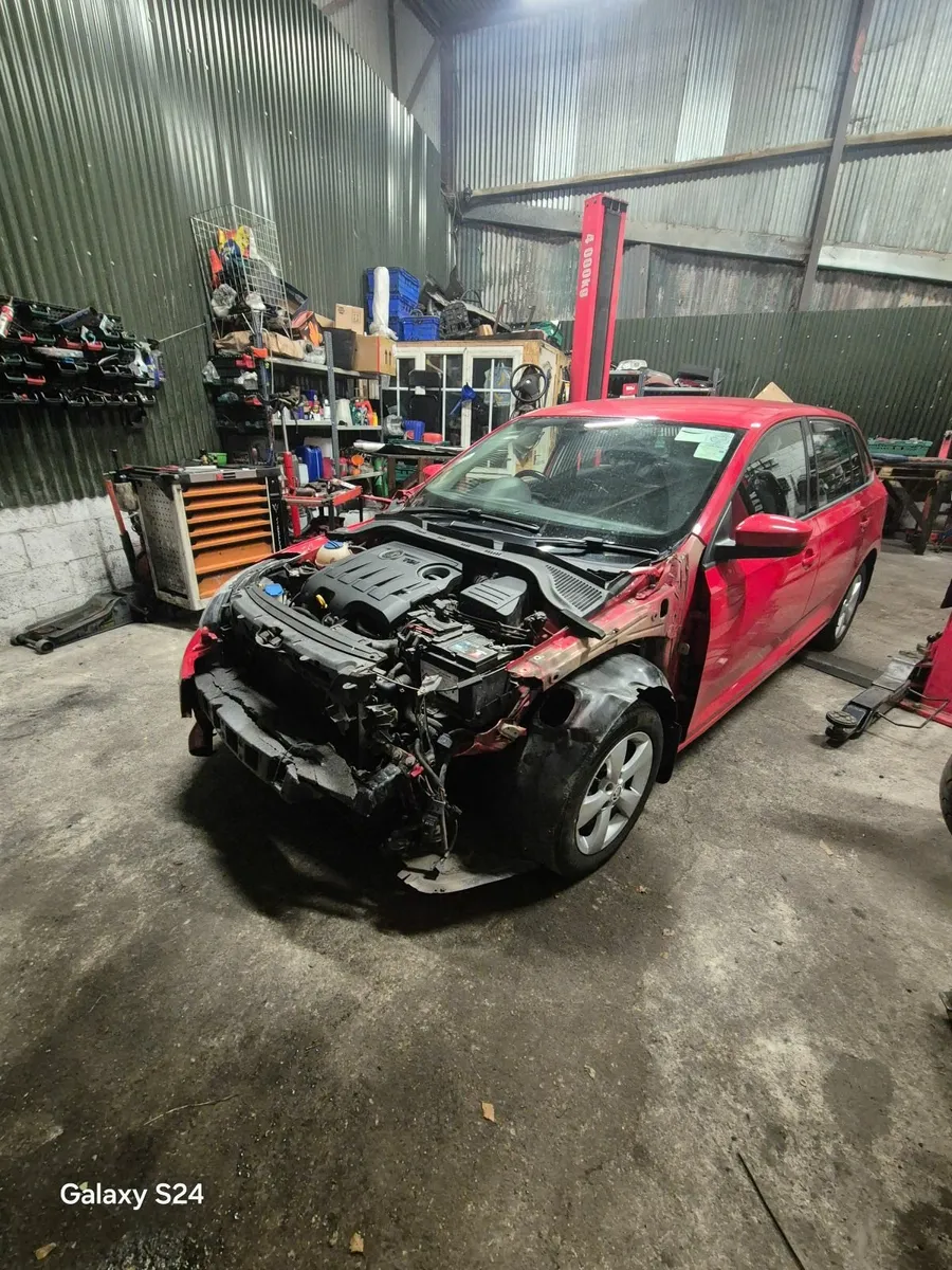 Skoda Rapid 2014 - Image 4