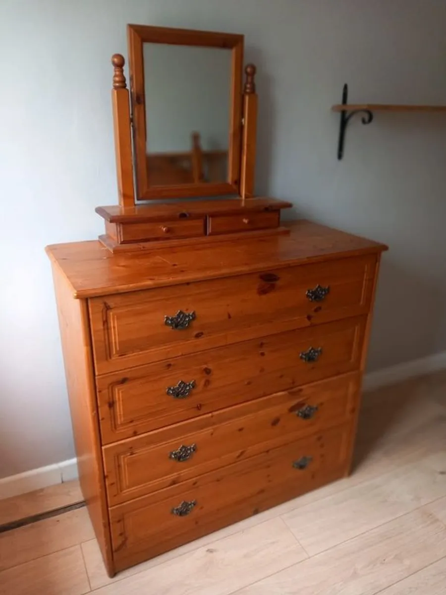bedroom - Image 1