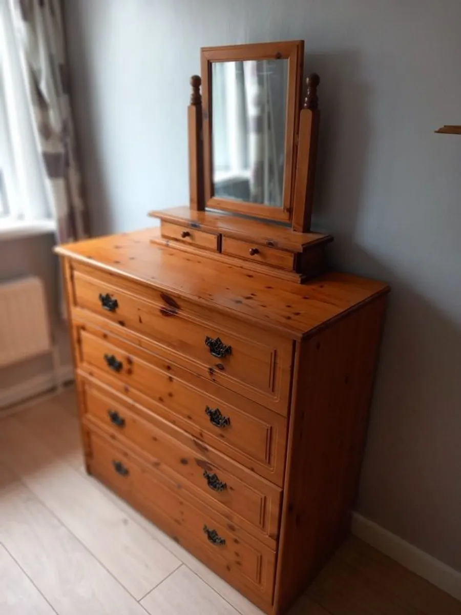 bedroom - Image 2