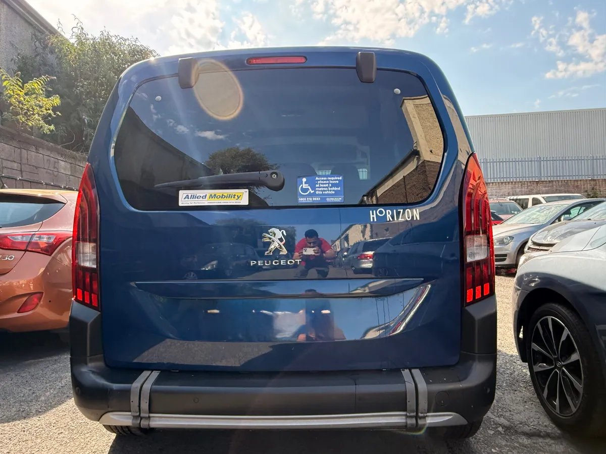 Peugeot Rifter 2020 wheelchair taxi - Image 3