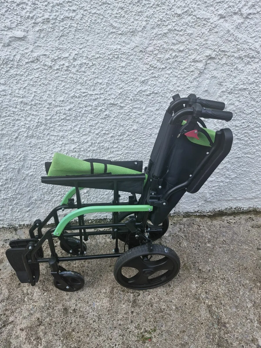Transit travel folding wheelchair - Image 2