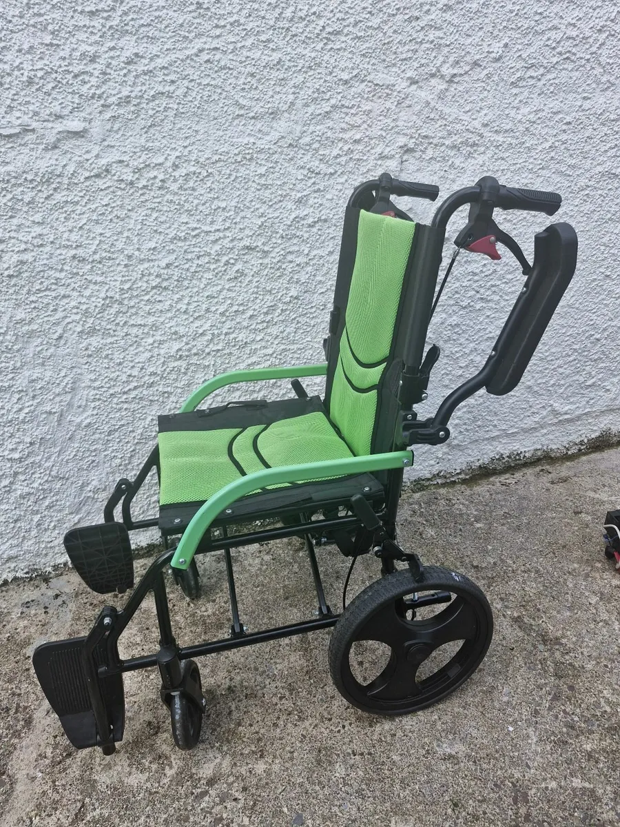 Transit travel folding wheelchair - Image 3