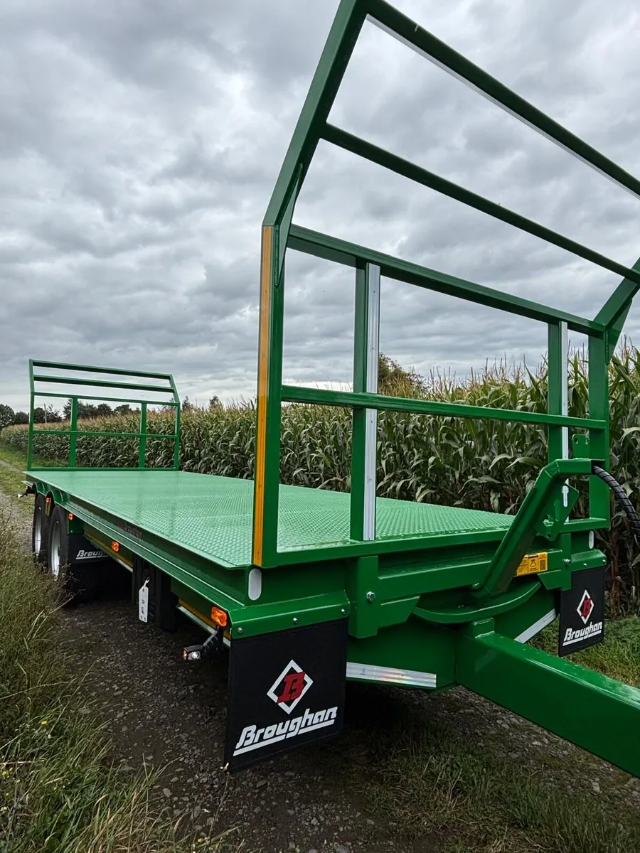 Bale trailer - Image 1