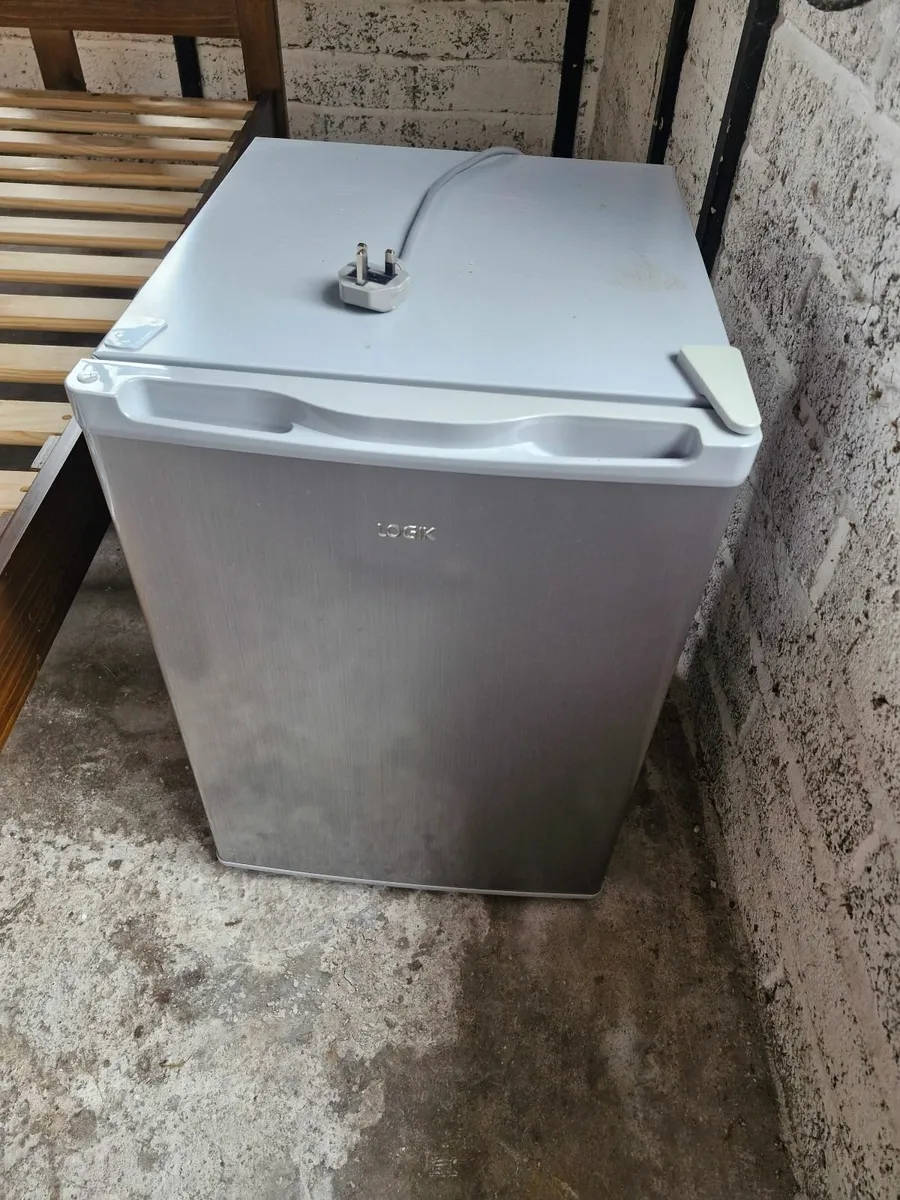 LOGIK LTT68S23 Mini Fridge - Silver - Almost new - Image 1