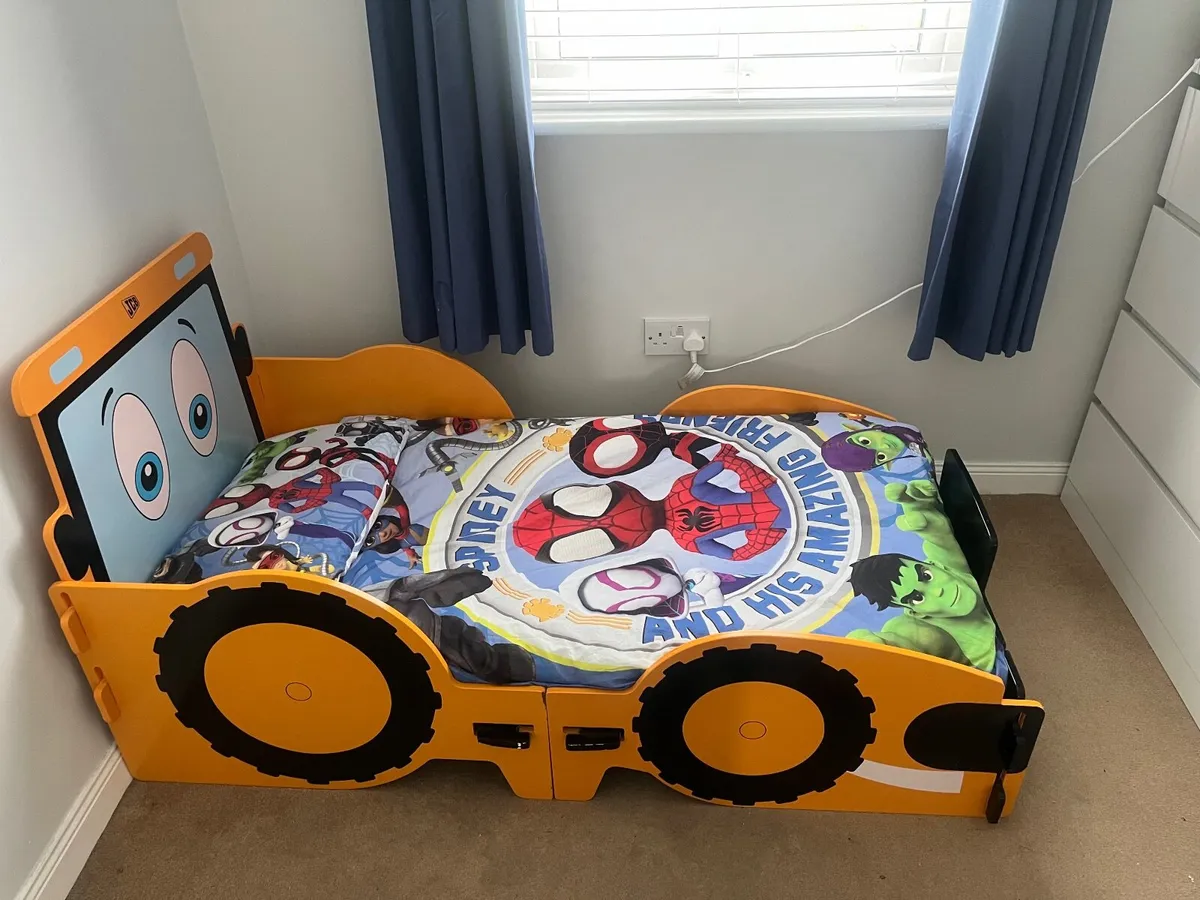 Toddler JCB bed - Image 4
