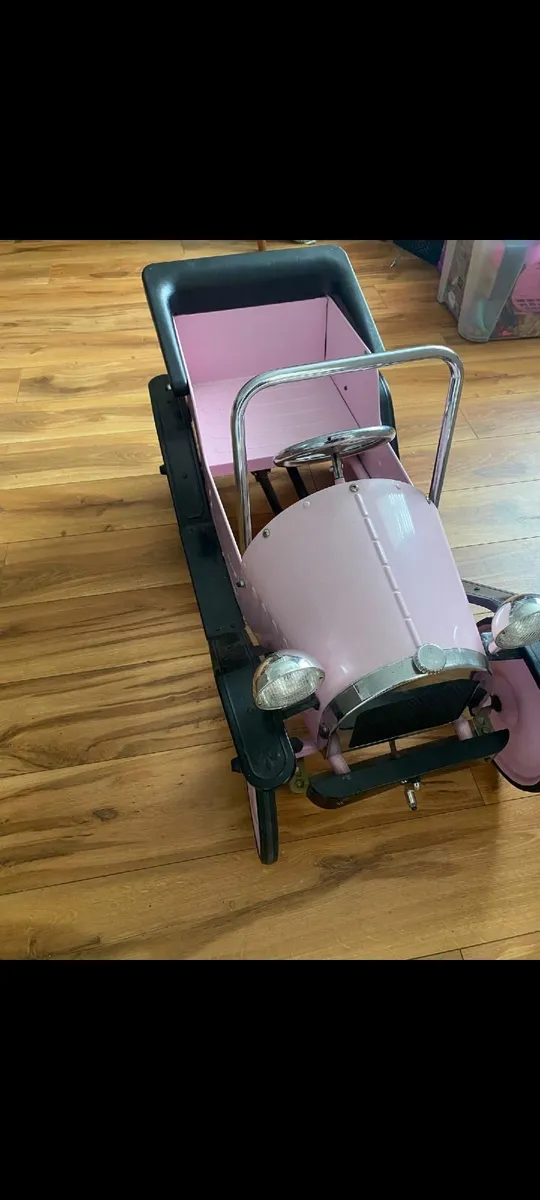 Childs vintage pedal car - Image 2