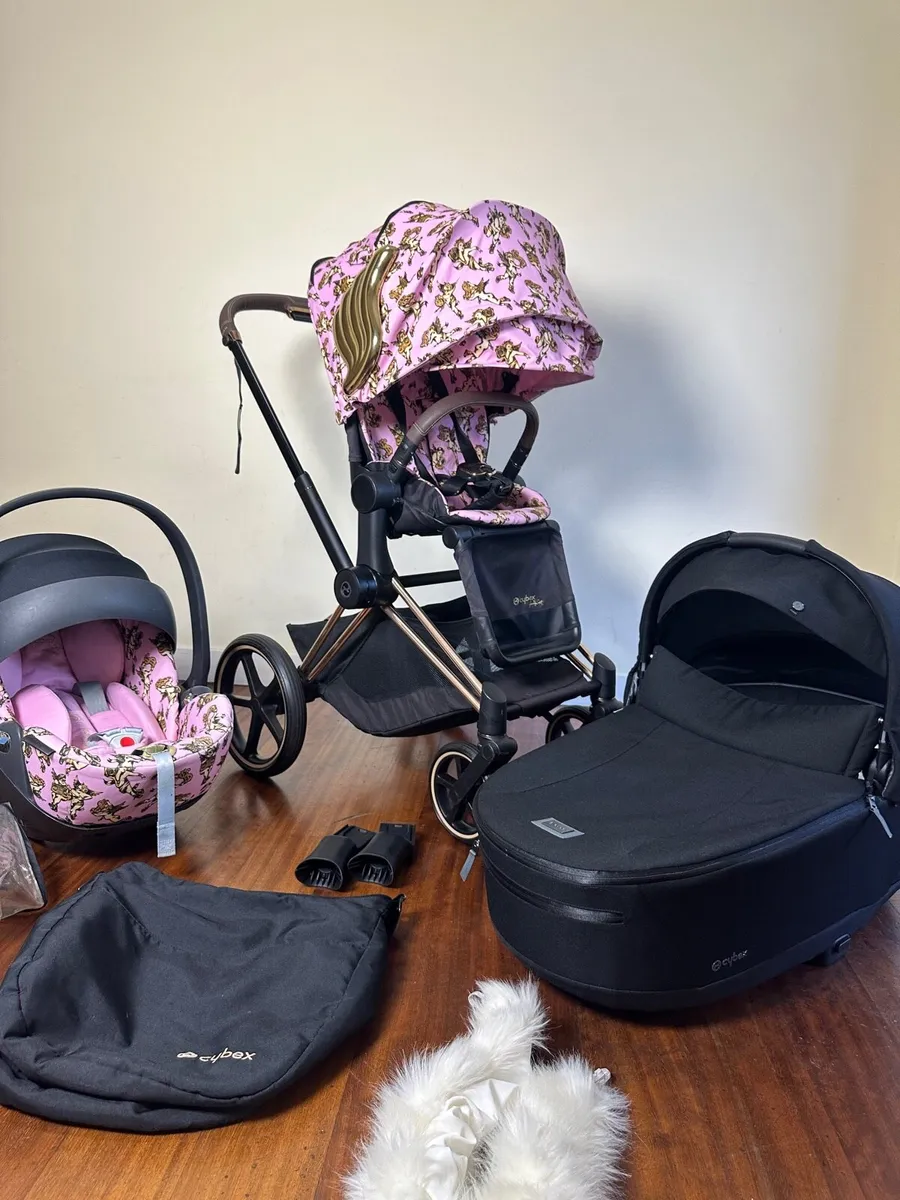 Cybex 3 in 1 platinum Priam Jeremy Scott wings - Image 1