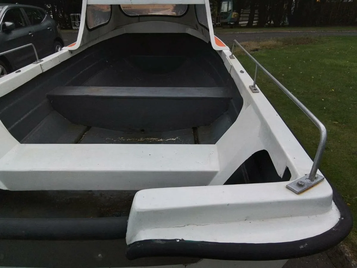 15 ft GRP Fishing boat - Image 4