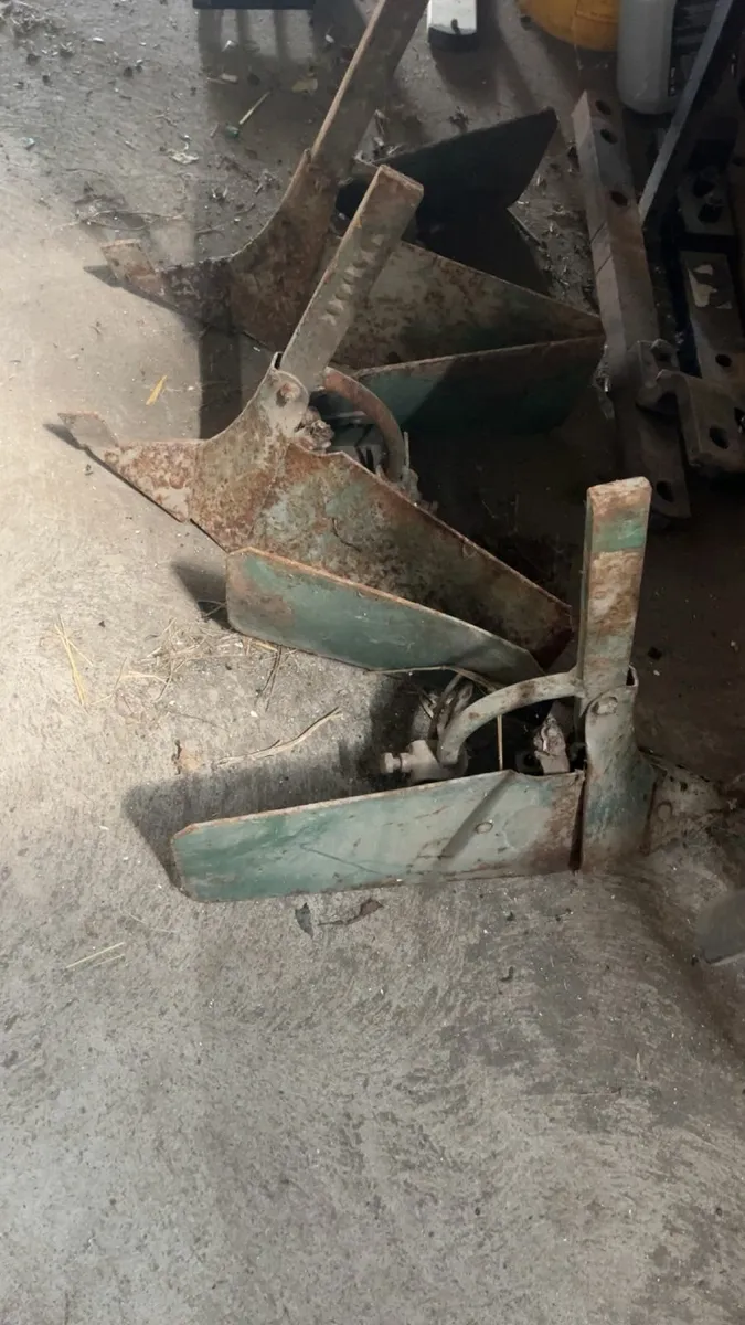 Nine-Tine MF Cultivator + Ridger Bodies - Image 4