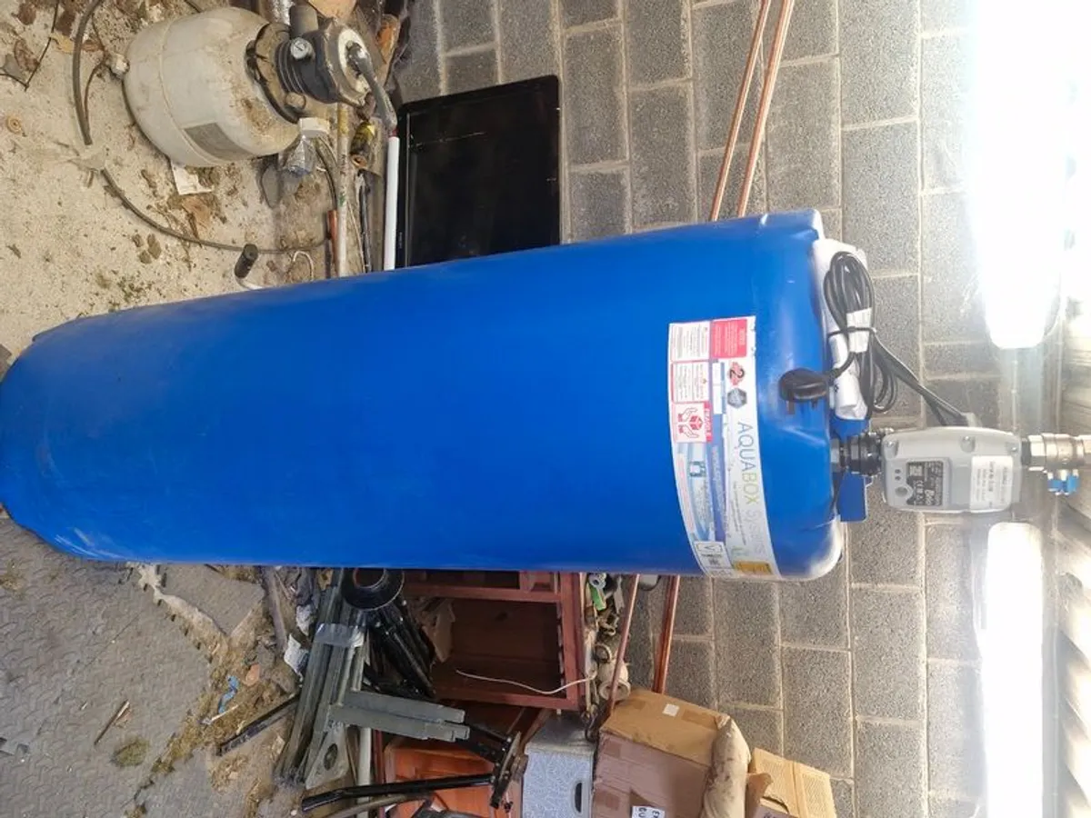 Water storage tank - Image 1