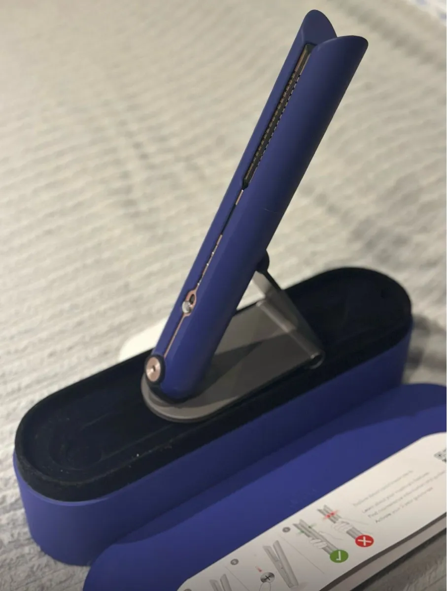 Dyson hair straightener - Image 4