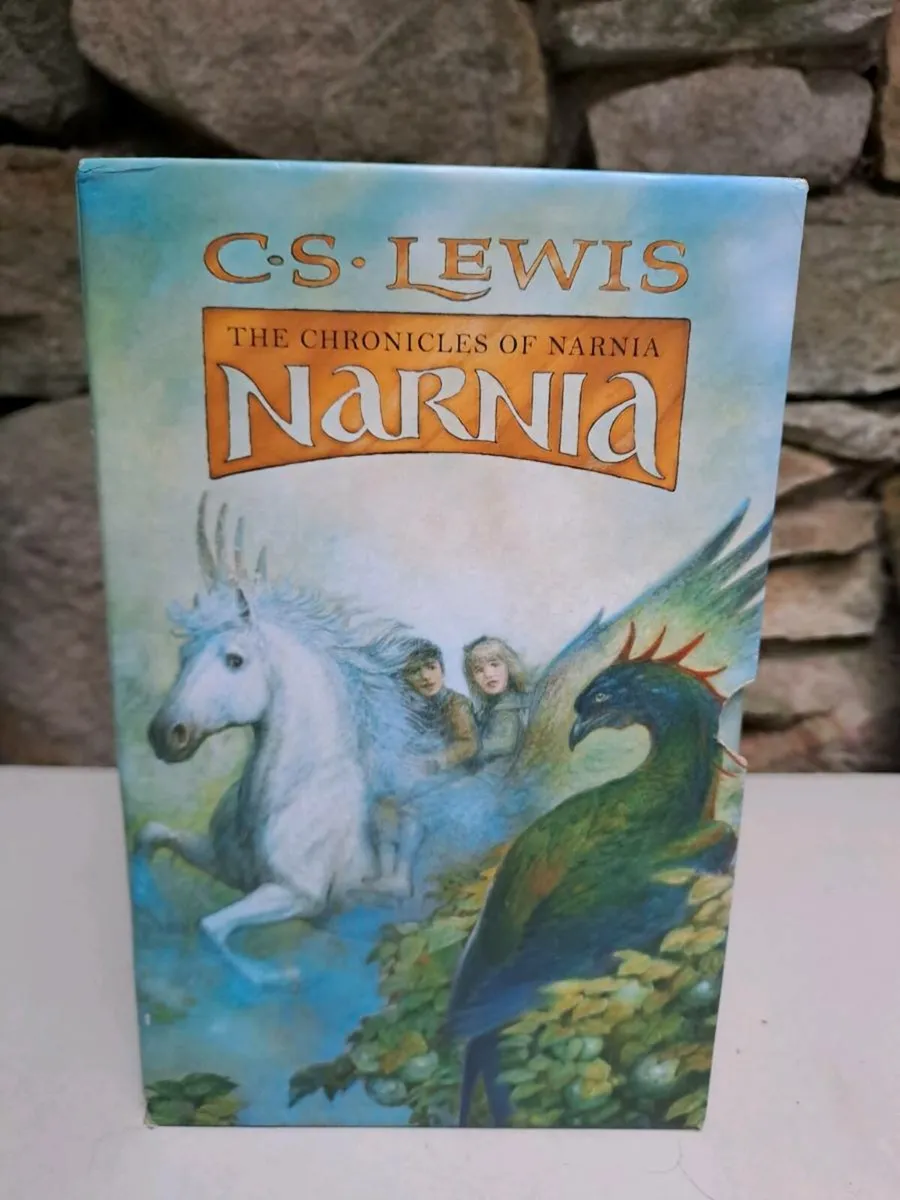 Narnia box set books - Image 3