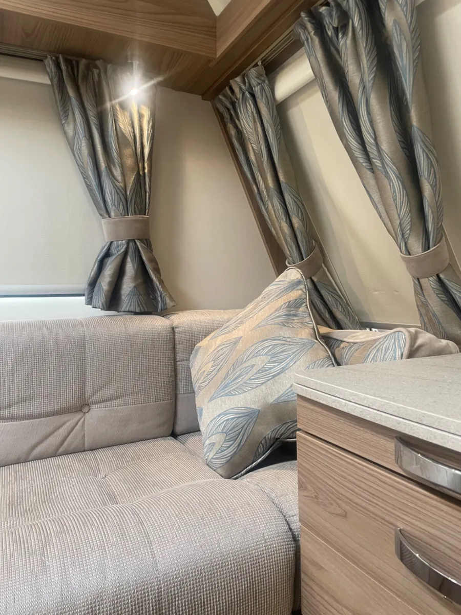 💎 2016 Swift Kudos 580 6 Berth Caravan 💎 - Image 3